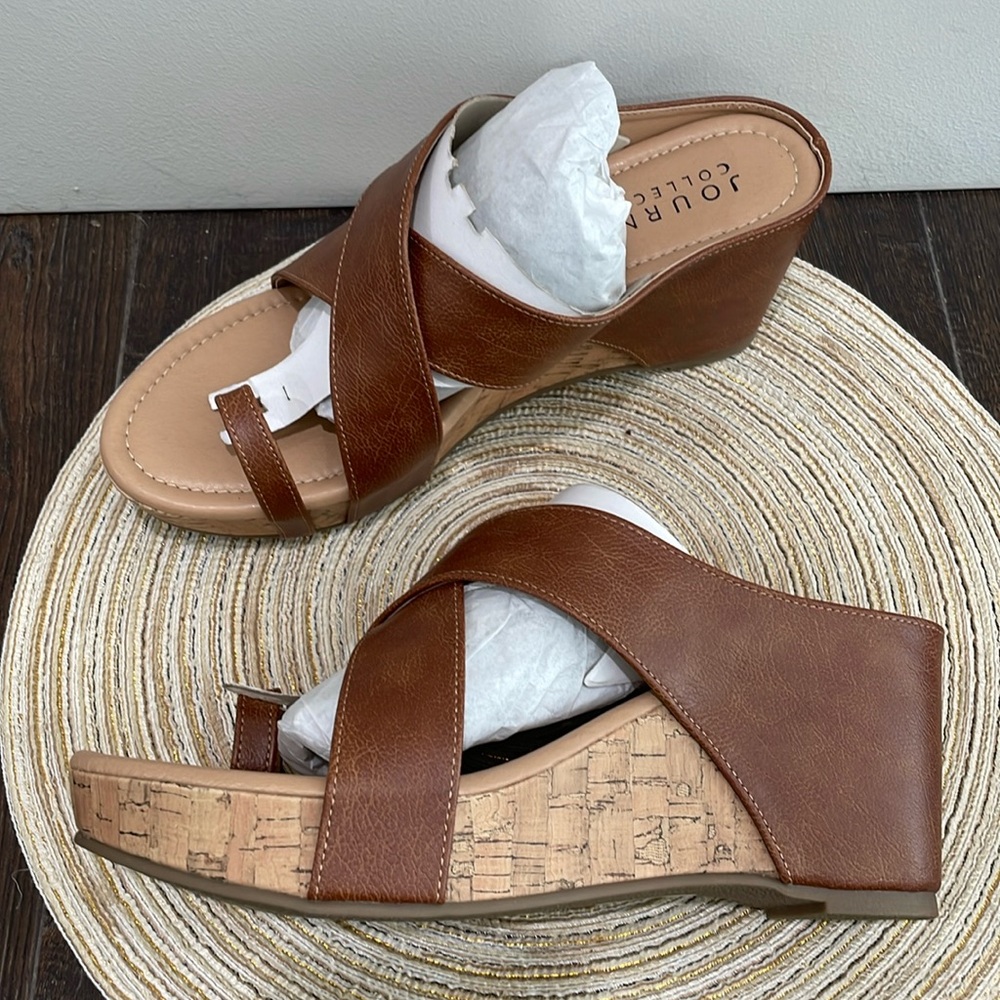 NIB brown 7.5 toe ring wedge slip on sandals faux leather shoes brand new in box